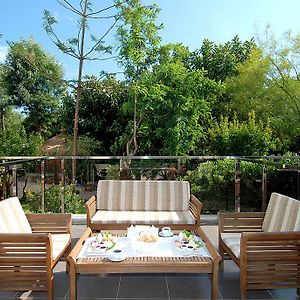 Family Room Garden View